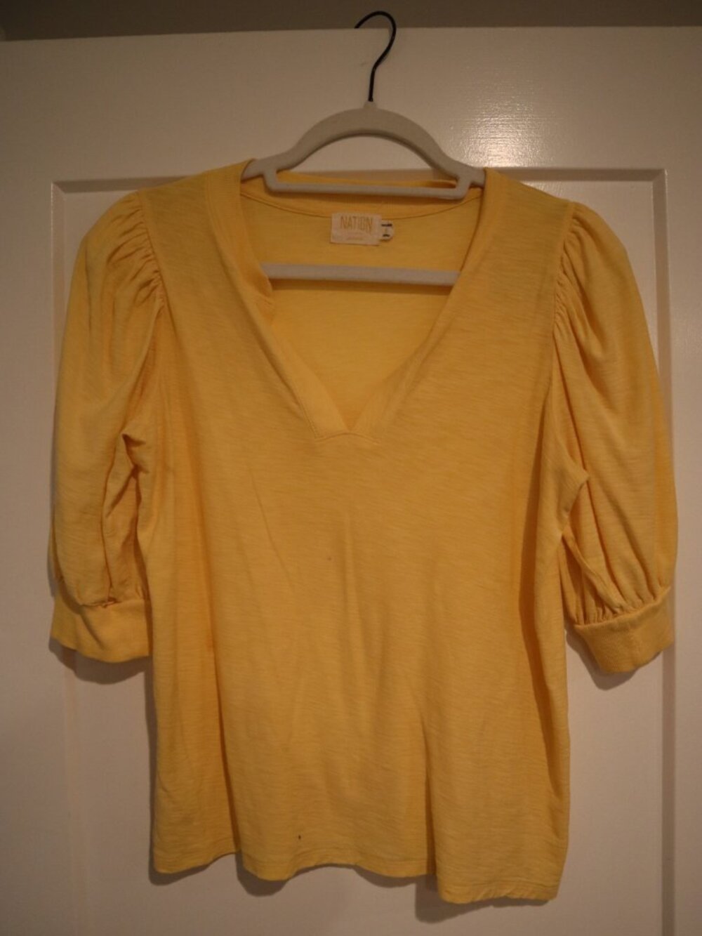 NATION LTD Yellow V-Neck Puff Sleeve Tee Top Size Small